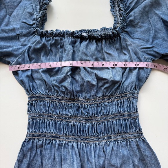 Bella Dahl Womens Smocked Off The Shoulder Denim Top Small - Picture 11 of 13